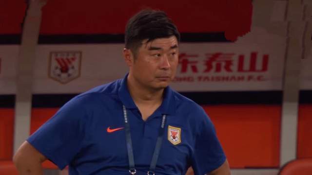 反击三打一, 申花补时阶, 手中 反击三打一, 申花补时阶, 手中