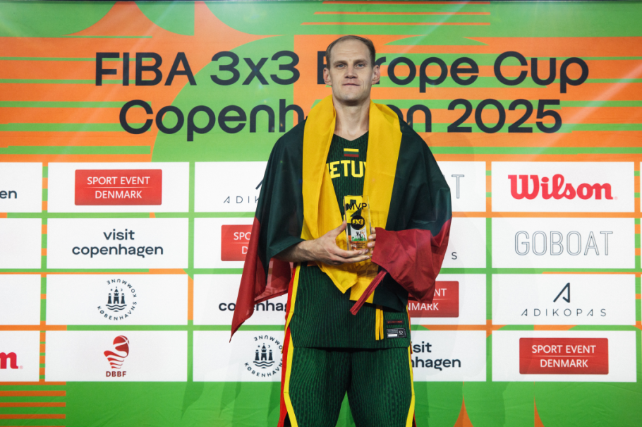 ug, 这支, 她们的表现